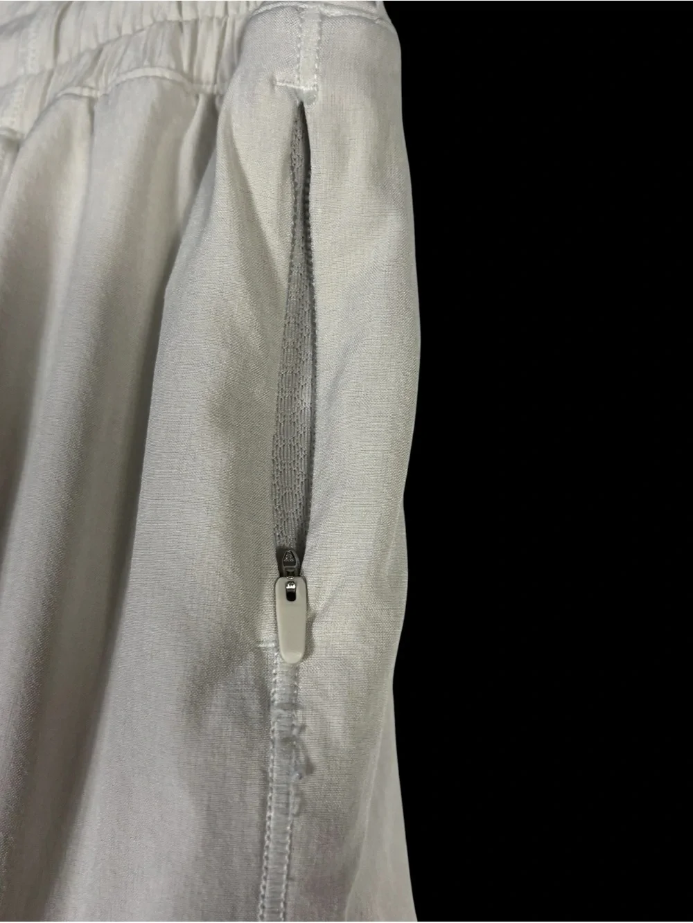Lululemon Hotty Hot High Rise Lined Shorts Light Gray Size 4 Running Gym
